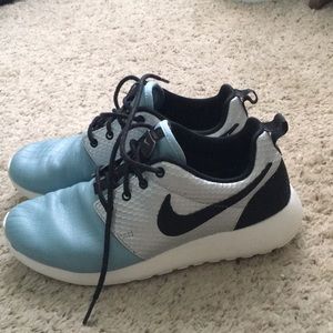 Nike Tennis Shoes
